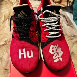 Pharrell solar hu